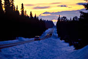 glesbygd, Inlandsv�gen, J�mtland, kommunikation, kommunikationer, kv�ll, landfart, m�te, vinter, vinterv�g, v�g, �rstid, �rstider